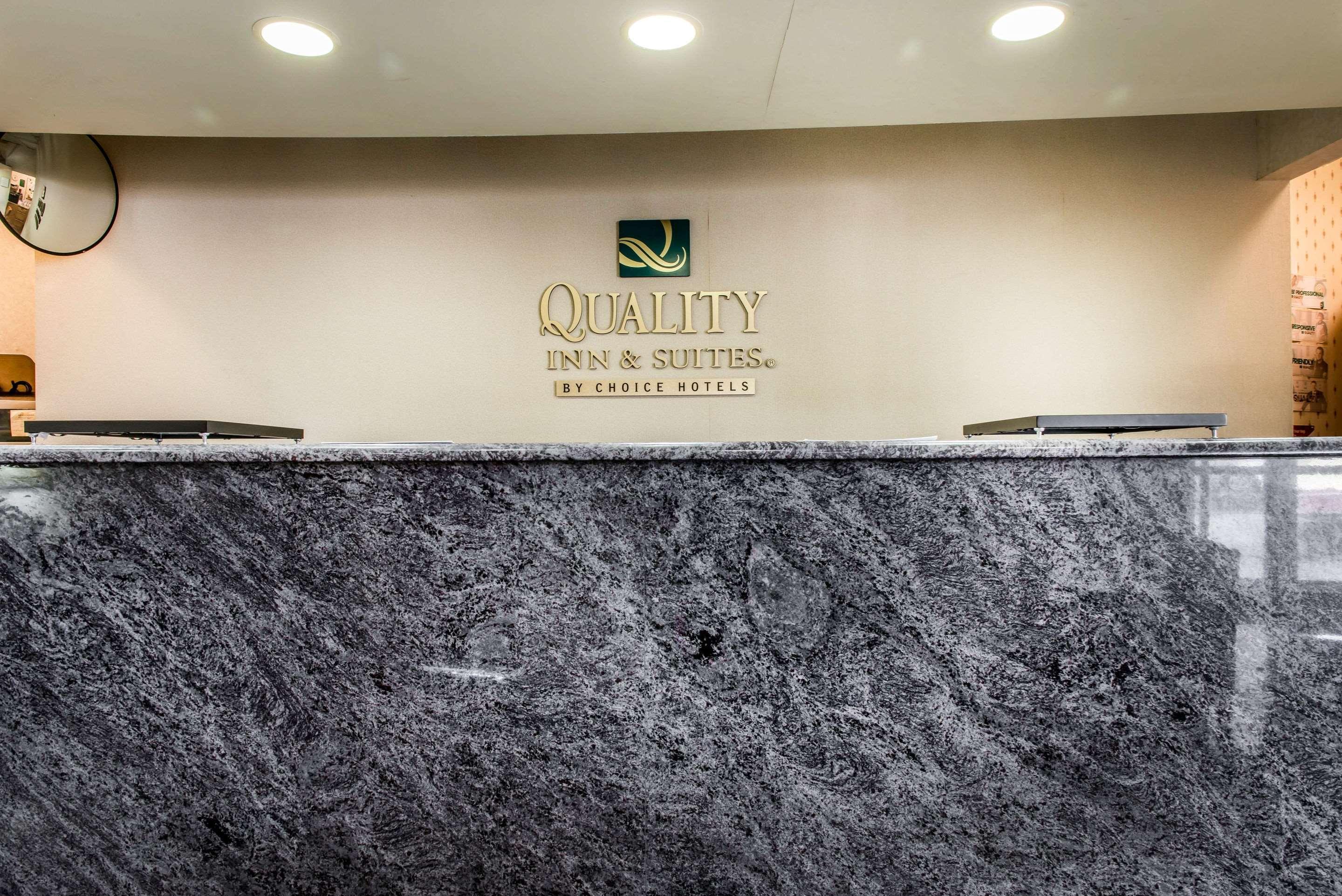 Quality Inn & Suites Fairview  Экстерьер фото