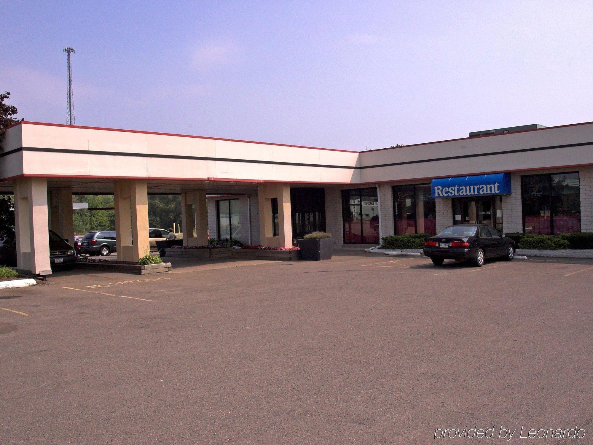 Quality Inn & Suites Fairview  Экстерьер фото