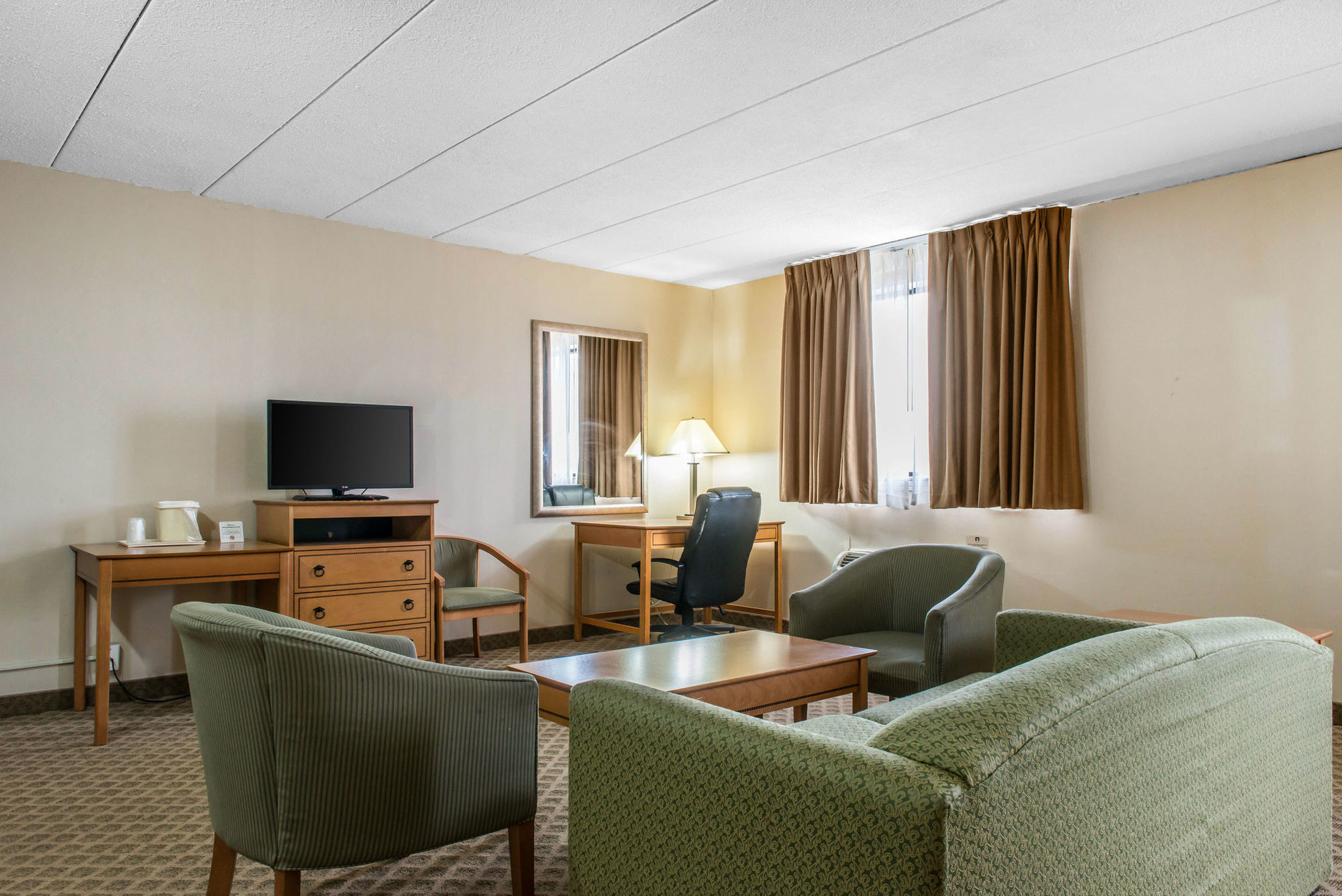 Quality Inn & Suites Fairview  Номер фото