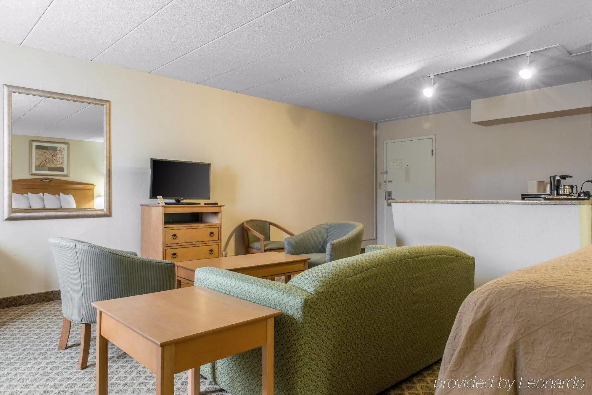 Quality Inn & Suites Fairview  Экстерьер фото